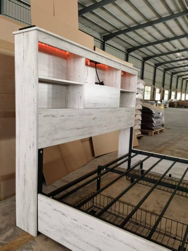 BEAUTIFUL WHITE 4 DRAWERS STORAGE WOODEN FRAME - Image 4